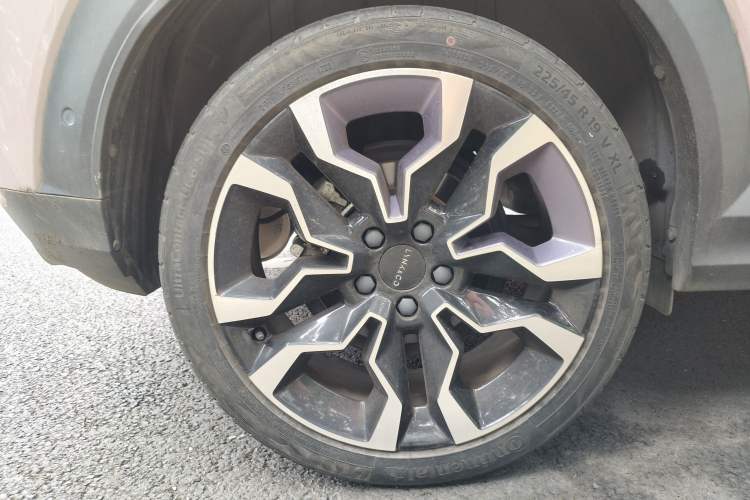 Used Lynk & Co 06 2021 1.5T Shero Pink Special Edition Right Rear Wheel Hub