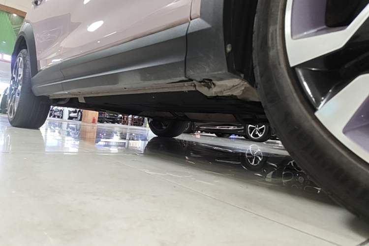 Used Lynk & Co 06 2021 1.5T Shero Pink Special Edition Right Side Sill
