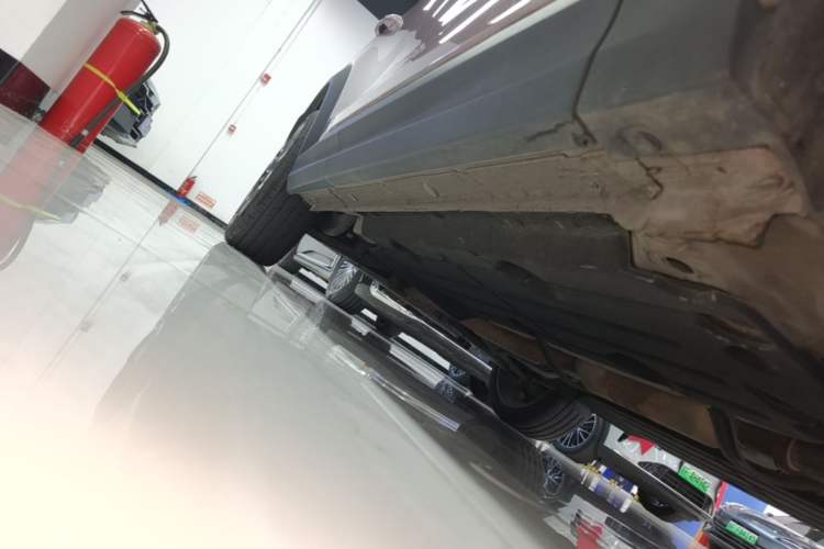 Used Lynk & Co 06 2021 1.5T Shero Pink Special Edition Right Side Sill