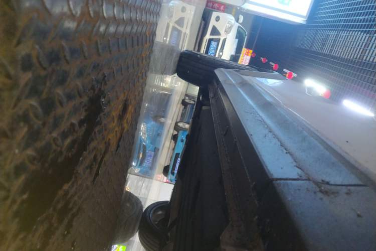 Used Lynk & Co 06 2021 1.5T Shero Pink Special Edition Right Side Sill