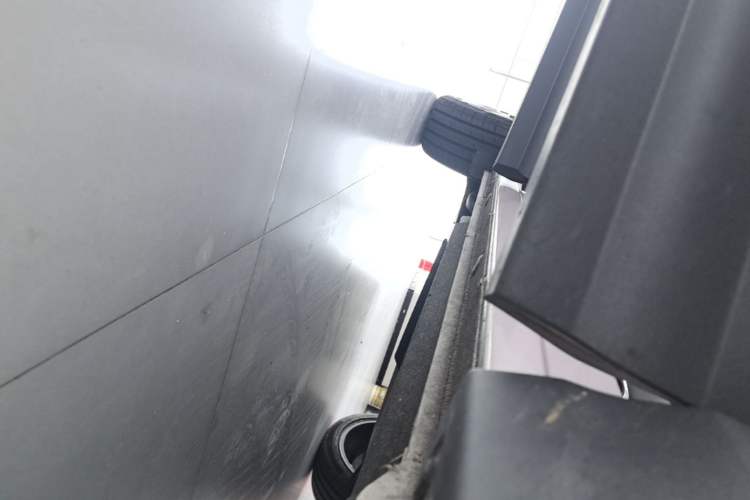 Used Lynk & Co 06 2021 1.5T Shero Pink Special Edition Right Side Sill