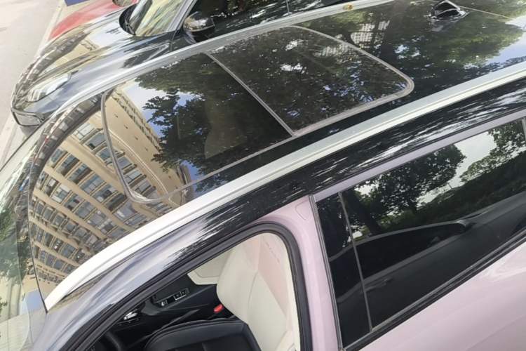 Used Lynk & Co 06 2021 1.5T Shero Pink Special Edition Roof