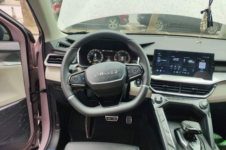 Used Lynk & Co 06 2021 1.5T Shero Pink Special Edition Steering Wheel
