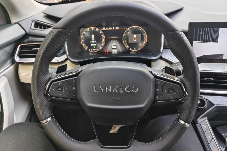 Used Lynk & Co 06 2021 1.5T Shero Pink Special Edition Steering Wheel