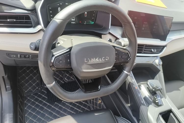Used Lynk & Co 06 2021 1.5T Shero Pink Special Edition Steering Wheel
