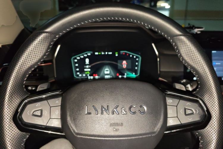 Used Lynk & Co 06 2021 1.5T Shero Pink Special Edition Steering Wheel