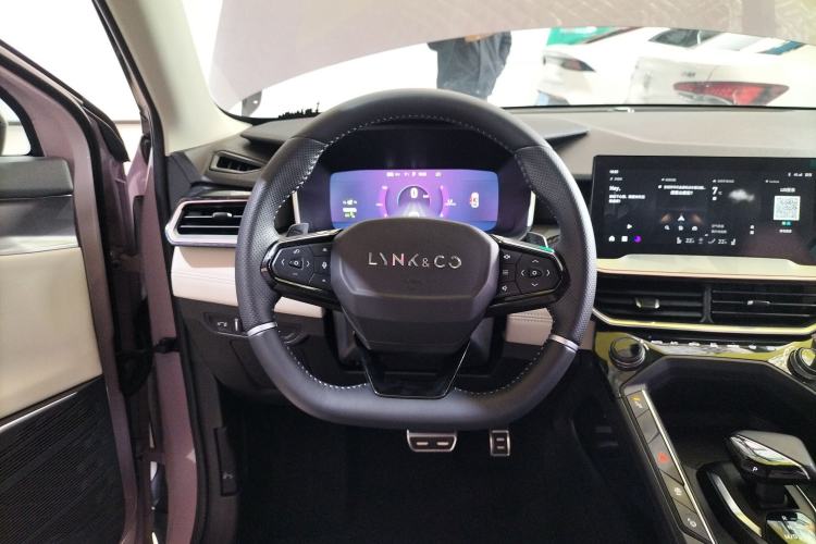 Used Lynk & Co 06 2021 1.5T Shero Pink Special Edition Steering Wheel