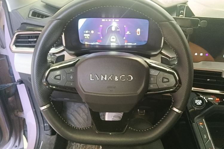 Used Lynk & Co 06 2021 1.5T Shero Pink Special Edition Steering Wheel