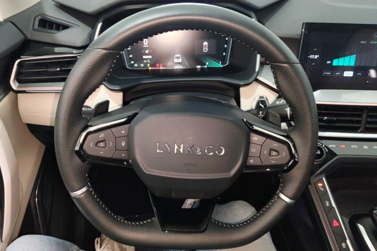 Used Lynk & Co 06 2021 1.5T Shero Pink Special Edition Steering Wheel