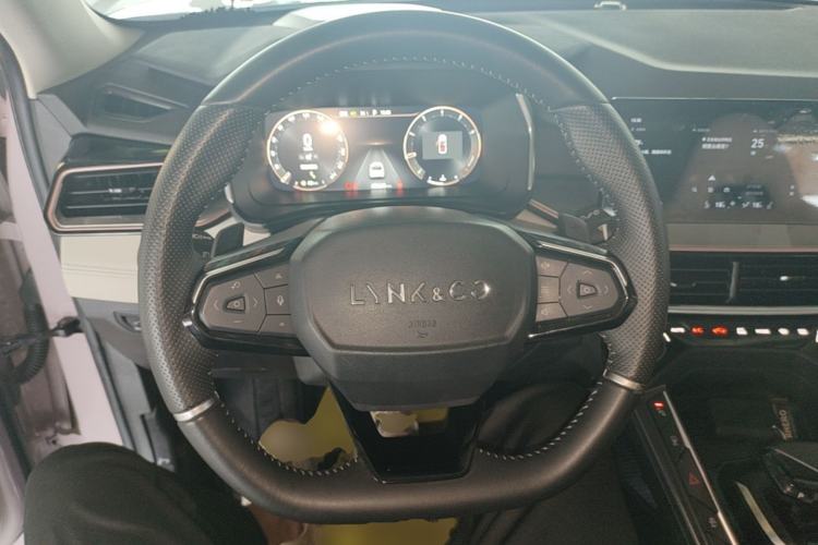 Used Lynk & Co 06 2021 1.5T Shero Pink Special Edition Steering Wheel