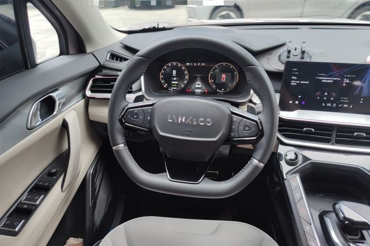 Used Lynk & Co 06 2021 1.5T Shero Pink Special Edition Steering Wheel