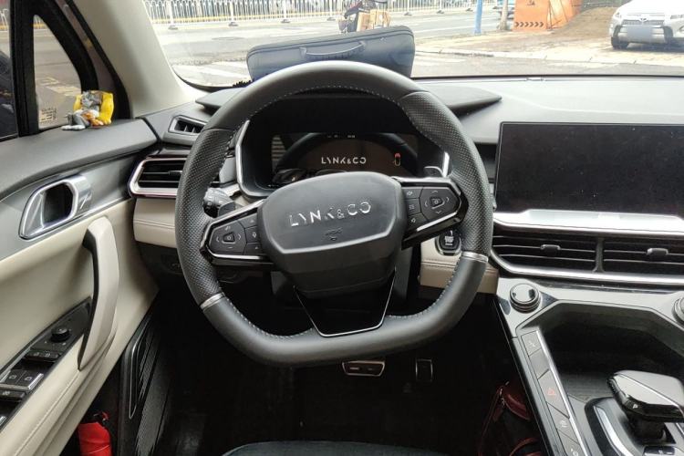 Used Lynk & Co 06 2021 1.5T Shero Pink Special Edition Steering Wheel