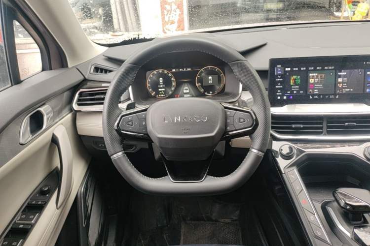 Used Lynk & Co 06 2021 1.5T Shero Pink Special Edition Steering Wheel