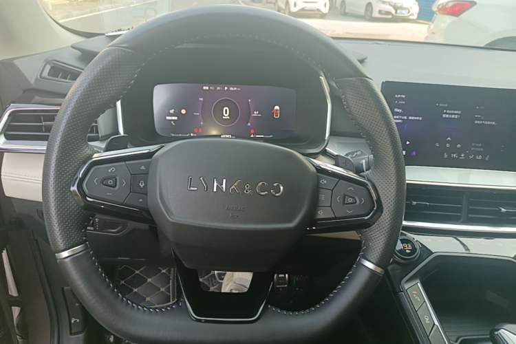 Used Lynk & Co 06 2021 1.5T Shero Pink Special Edition Steering Wheel
