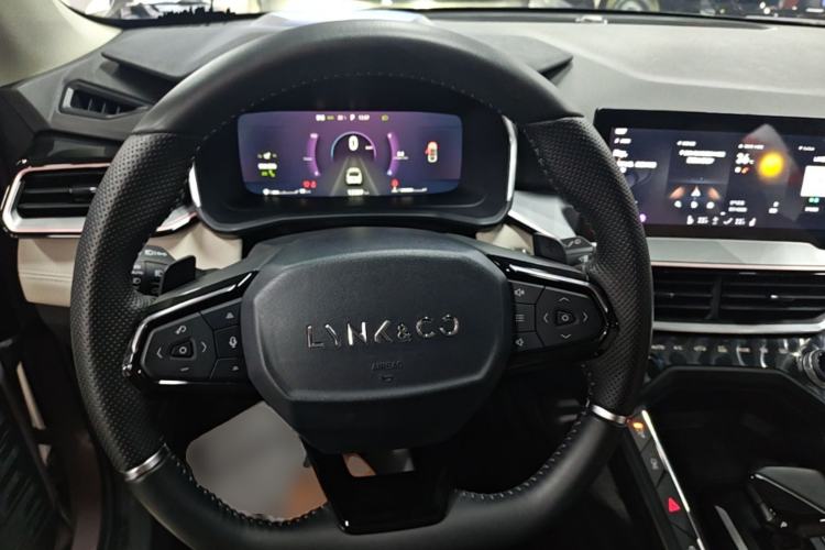 Used Lynk & Co 06 2021 1.5T Shero Pink Special Edition Steering Wheel