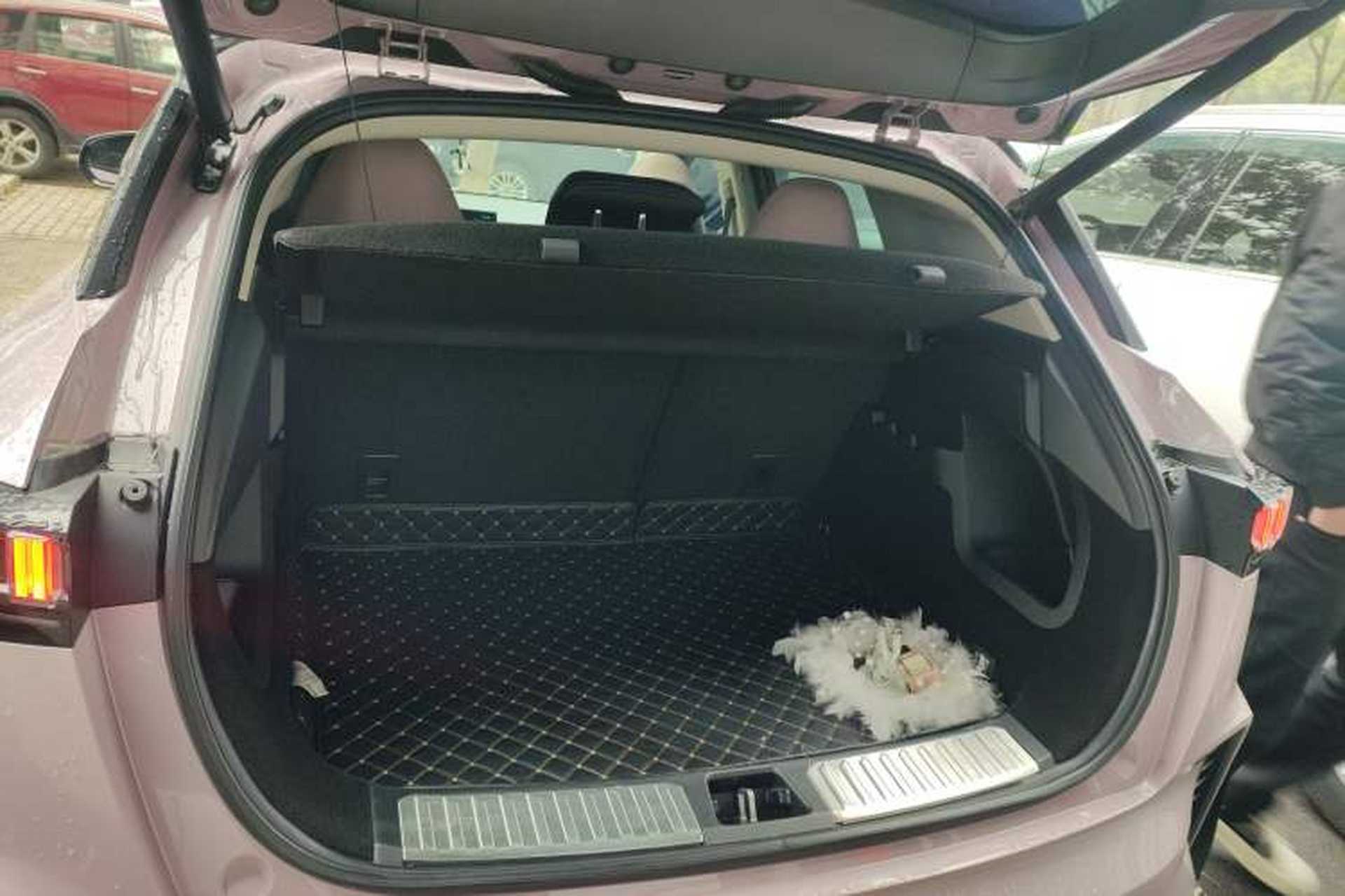 Used Lynk & Co 06 2021 1.5T Shero Pink Special Edition Trunk