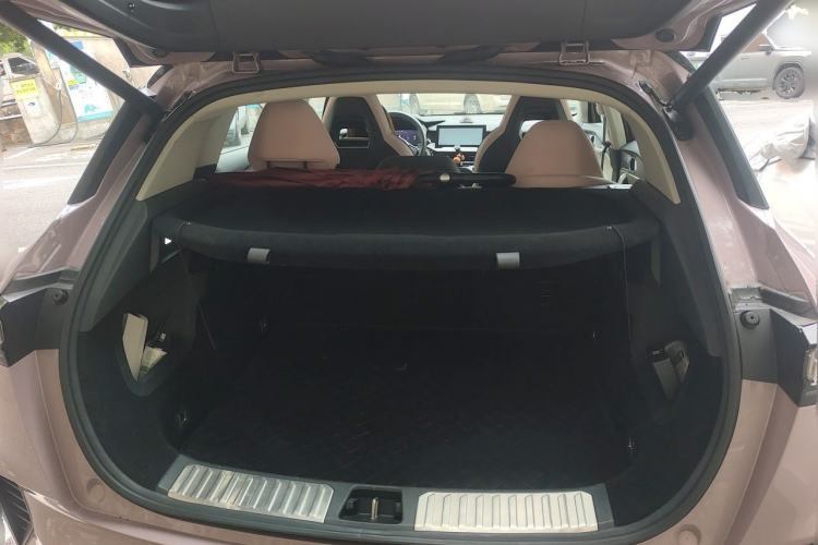 Used Lynk & Co 06 2021 1.5T Shero Pink Special Edition Trunk