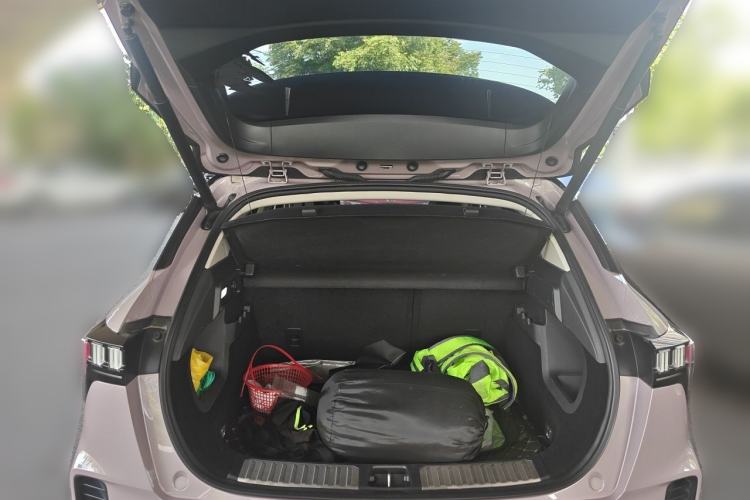Used Lynk & Co 06 2021 1.5T Shero Pink Special Edition Trunk