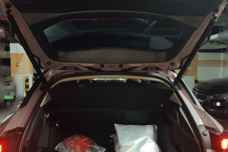 Used Lynk & Co 06 2021 1.5T Shero Pink Special Edition Trunk