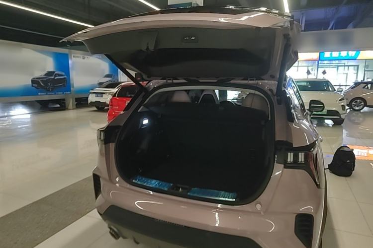 Used Lynk & Co 06 2021 1.5T Shero Pink Special Edition Trunk