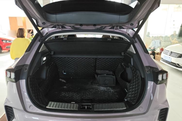 Used Lynk & Co 06 2021 1.5T Shero Pink Special Edition Trunk