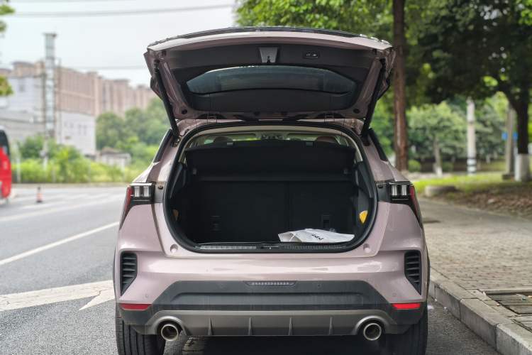 Used Lynk & Co 06 2021 1.5T Shero Pink Special Edition Trunk