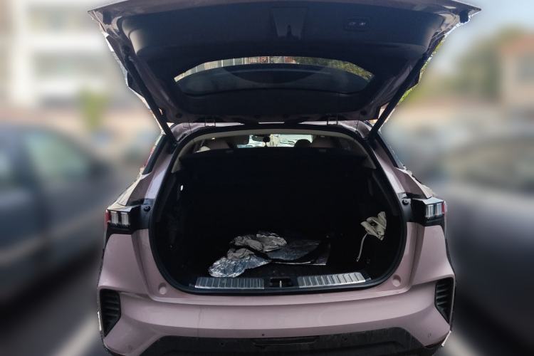 Used Lynk & Co 06 2021 1.5T Shero Pink Special Edition Trunk
