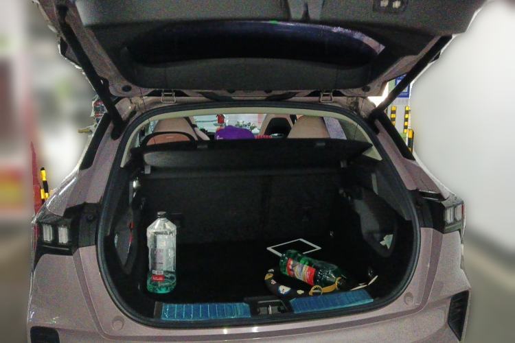Used Lynk & Co 06 2021 1.5T Shero Pink Special Edition Trunk