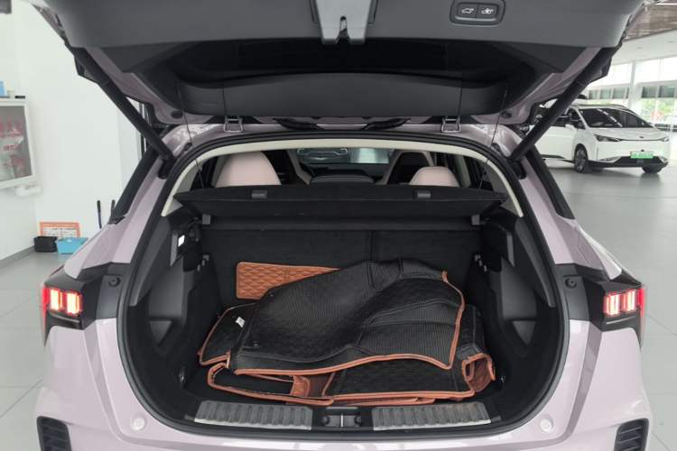 Used Lynk & Co 06 2021 1.5T Shero Pink Special Edition Trunk