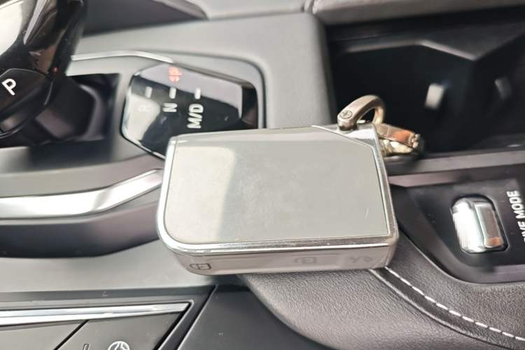 Used Lynk & Co 06 2021 1.5T Shero Pink Special Edition Vehicle Key