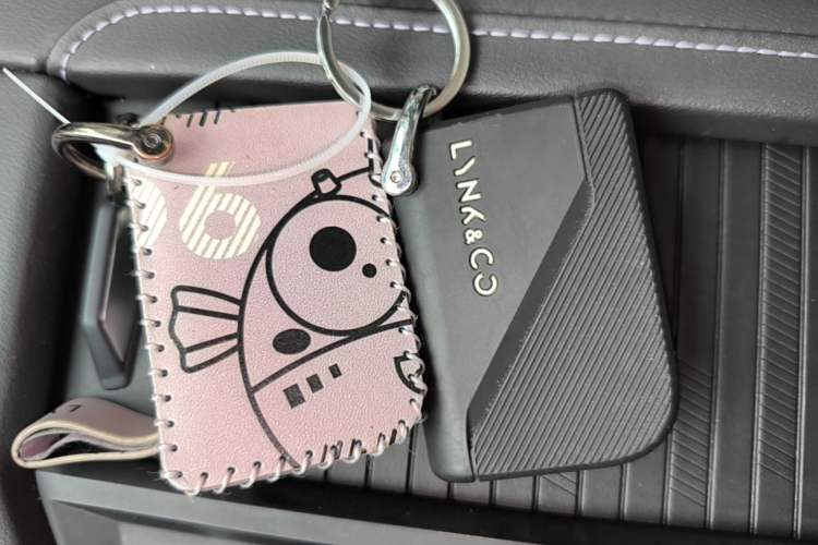 Used Lynk & Co 06 2021 1.5T Shero Pink Special Edition Vehicle Key
