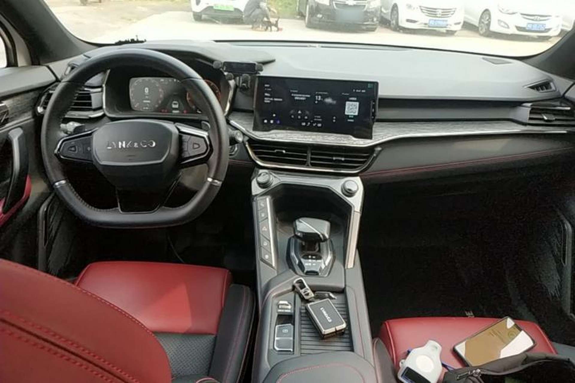 Used Lynk & Co 06 2021 1.5T Shero Pink Special Edition Center Console