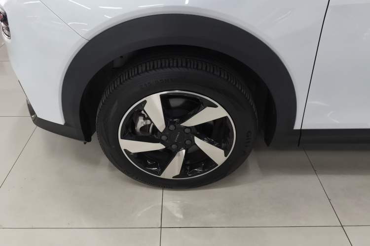 Used Lynk & Co 06 2021 1.5T Shero Pink Special Edition Exterior 4
