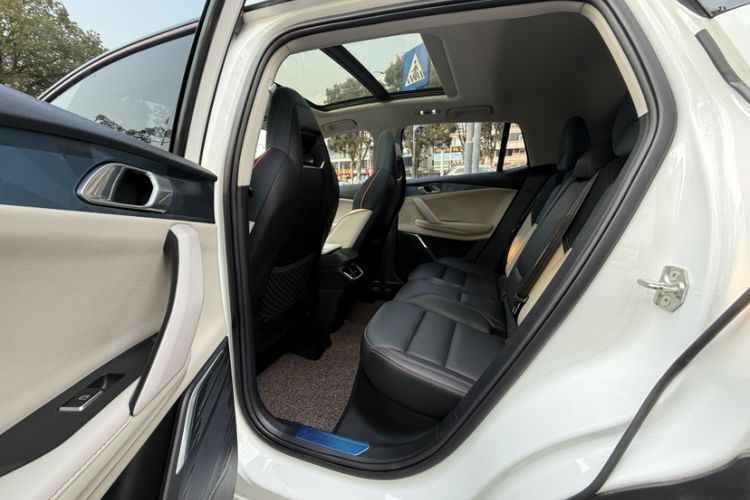 Used Lynk & Co 06 2021 1.5T Shero Pink Special Edition Interior 1