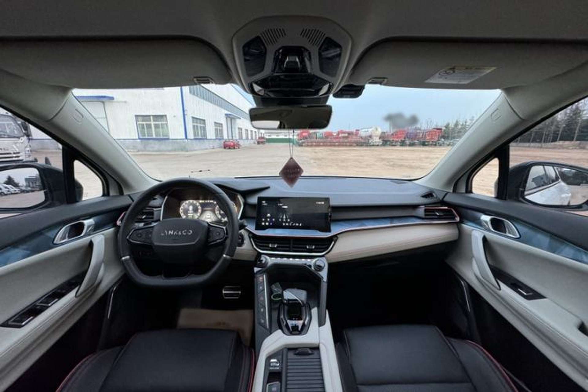 Used Lynk & Co 06 2021 1.5T Shero Pink Special Edition Interior 3