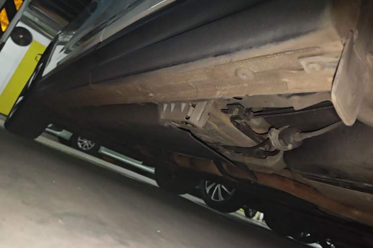 Used Lynk & Co 06 2021 1.5T Shero Pink Special Edition Left Side Sill