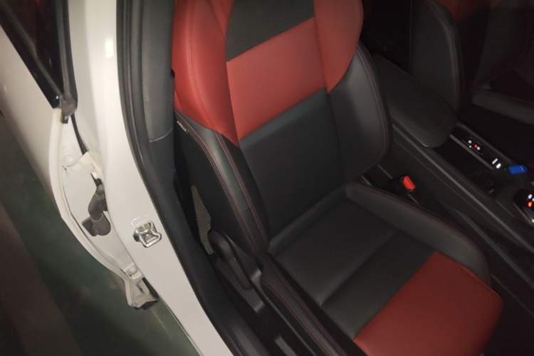 Used Lynk & Co 06 2021 1.5T Shero Pink Special Edition Right Front Seat