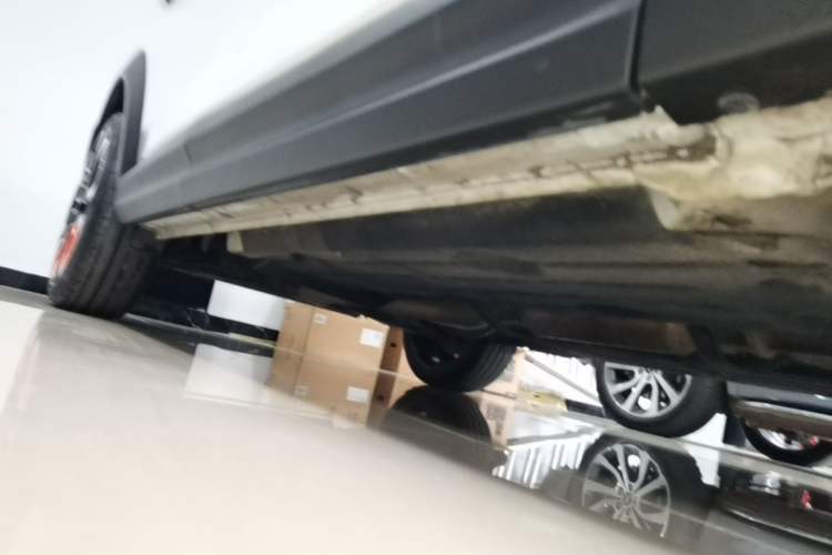 Used Lynk & Co 06 2021 1.5T Shero Pink Special Edition Right Side Sill