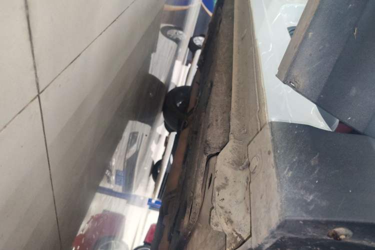 Used Lynk & Co 06 2021 1.5T Shero Pink Special Edition Right Side Sill