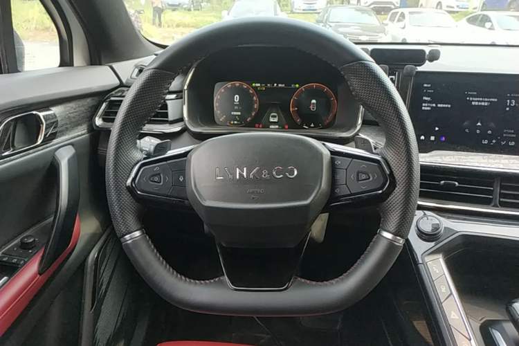 Used Lynk & Co 06 2021 1.5T Shero Pink Special Edition Steering Wheel