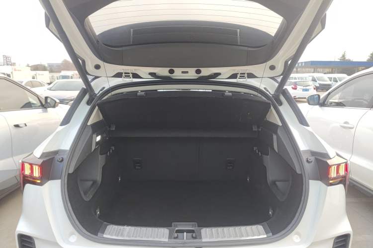 Used Lynk & Co 06 2021 1.5T Shero Pink Special Edition Trunk