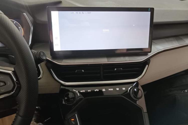 Used Lynk & Co 06 2023 Remix 1.5T Shero Audio And AC Panel