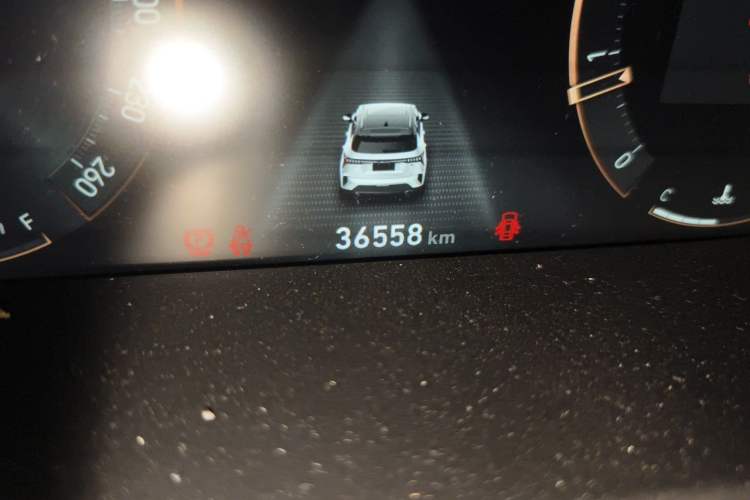 Used Lynk & Co 06 2023 Remix 1.5T Dynamic Halo Odometer Close Up