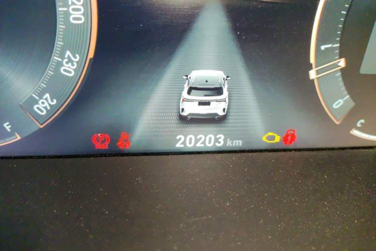 Used Lynk & Co 06 2023 Remix 1.5T Dynamic Halo Odometer Close Up