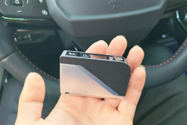 Used Lynk & Co 06 2023 Remix 1.5T YAO Halo Vehicle Key