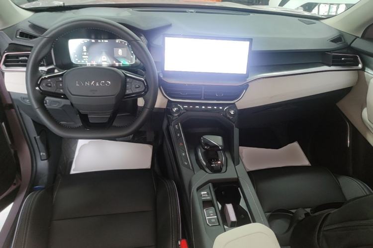 Used Lynk & Co 06 2023 Remix 1.5T Shero Center Console