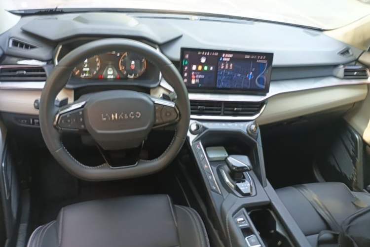 Used Lynk & Co 06 2023 Remix 1.5T Shero Center Console