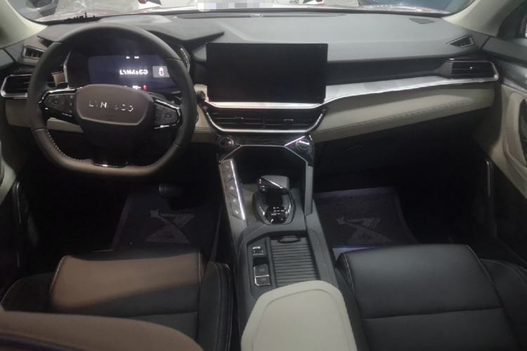 Used Lynk & Co 06 2023 Remix 1.5T Shero Center Console
