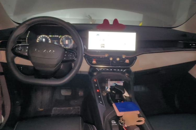 Used Lynk & Co 06 2023 Remix 1.5T Shero Center Console