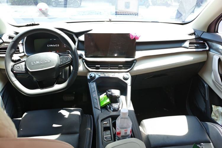 Used Lynk & Co 06 2023 Remix 1.5T Shero Center Console